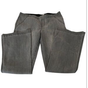 Chicos platinum sz 1 (M) grey distressed elastic waist stretchy flare jeans GUC